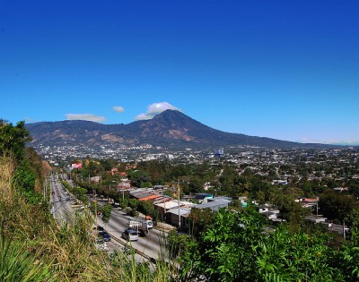 CNE analiza licitación de pequeños proyectos de geotermia, El Salvador