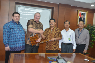 Iceland Drilling/Indonesia Power firman memorando de entendimiento para proyecto en Indonesia