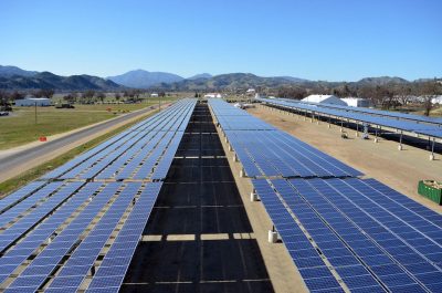 Los valores de energía y potencia de la energía geotérmica, superan el valor de  solar fotovoltaico en California