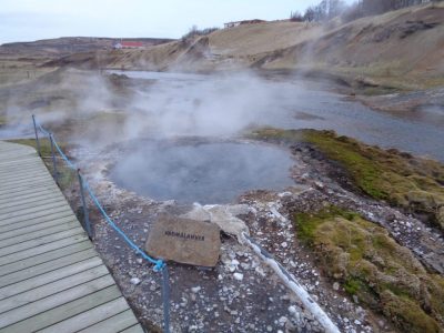 Generación de electricidad a partir de aguas termales geotérmicas en Islandia